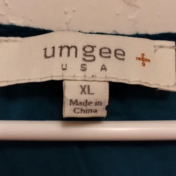 Sleeveless Tunic - Picture 2 of 5